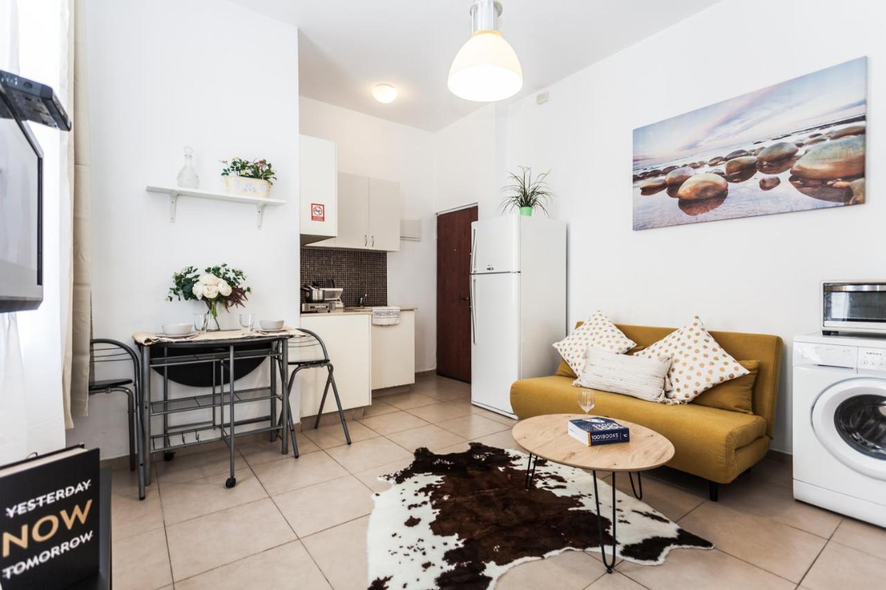 Sweet Home On The Beach Tel Aviv Exterior photo