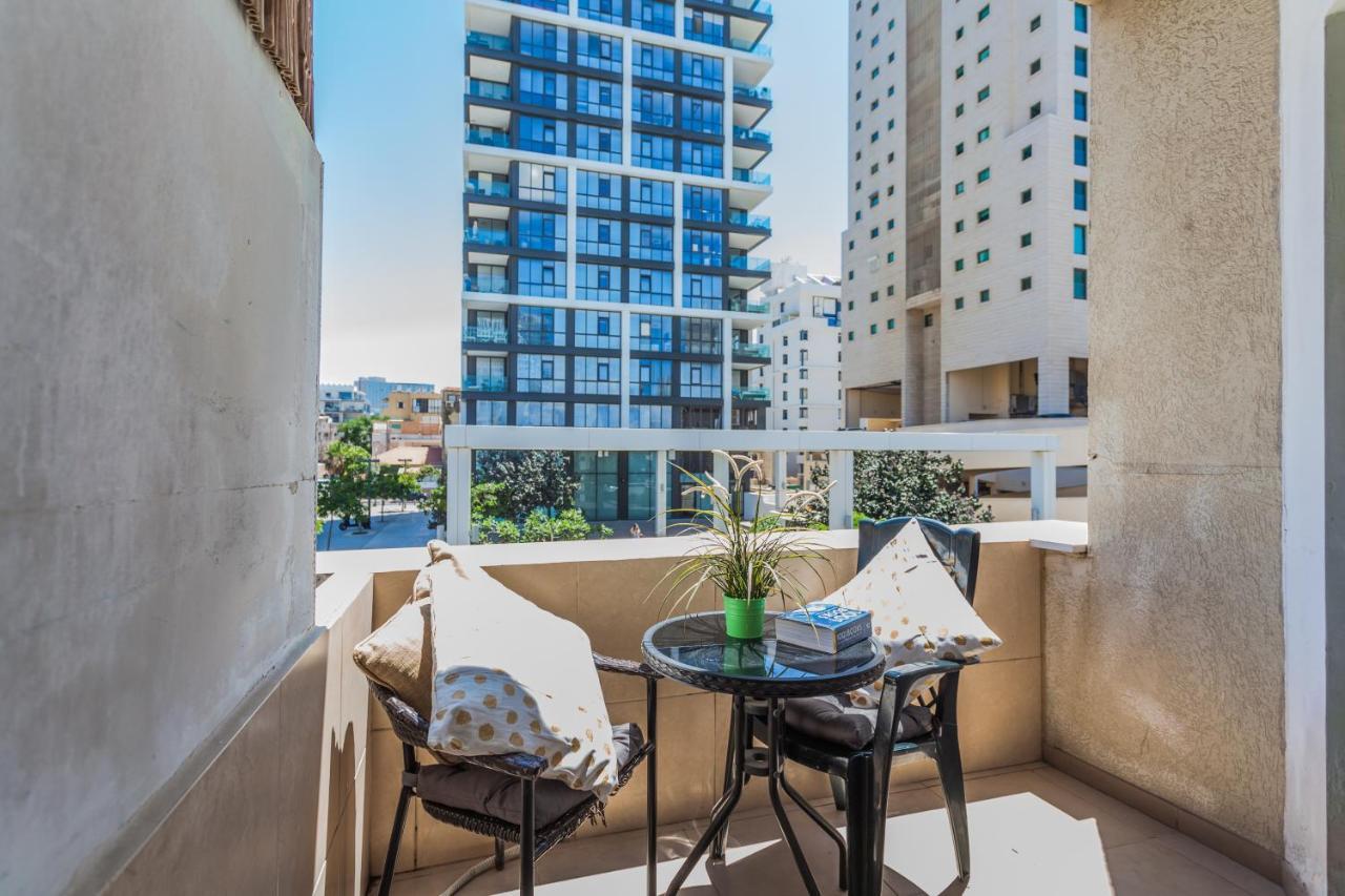 Sweet Home On The Beach Tel Aviv Exterior photo