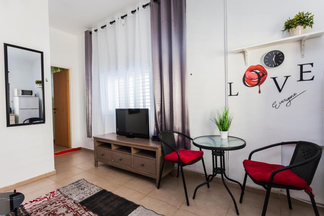 Sweet Home On The Beach Tel Aviv Exterior photo