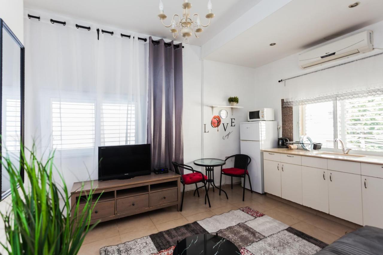Sweet Home On The Beach Tel Aviv Exterior photo
